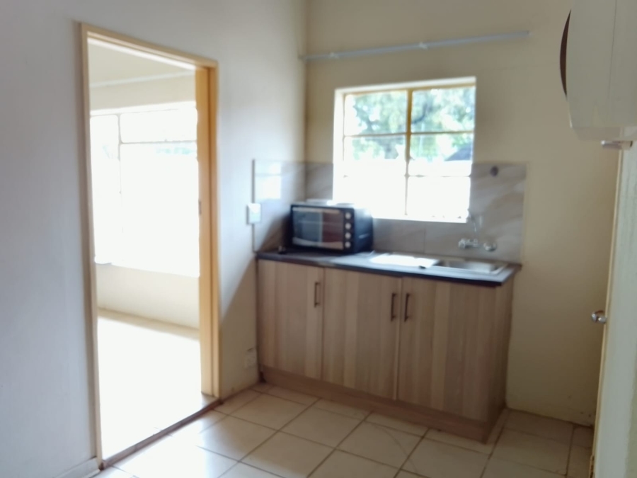 To Let 1 Bedroom Property for Rent in Oos Einde North West